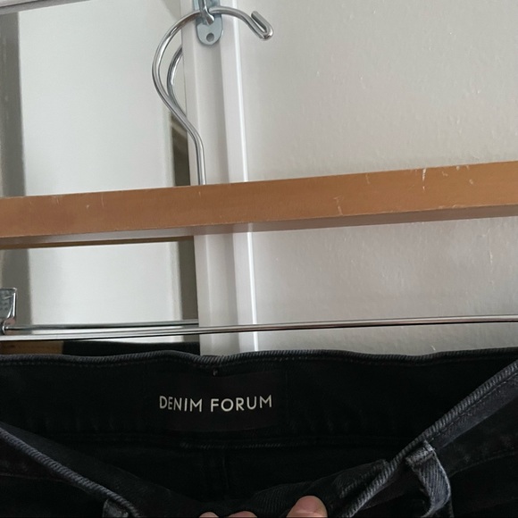 Denim Forum Black Arlo Shorts - Picture 6 of 10